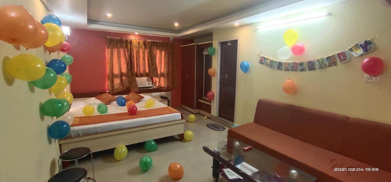 Hotel Royal Residency สิริกุรี ภายนอก รูปภาพ