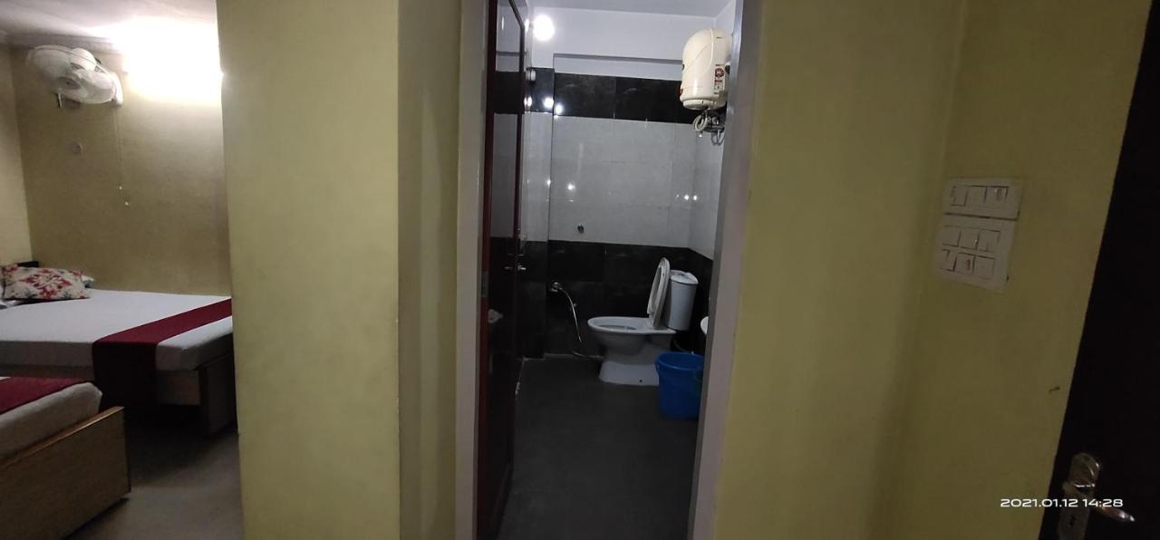 Hotel Royal Residency สิริกุรี ภายนอก รูปภาพ