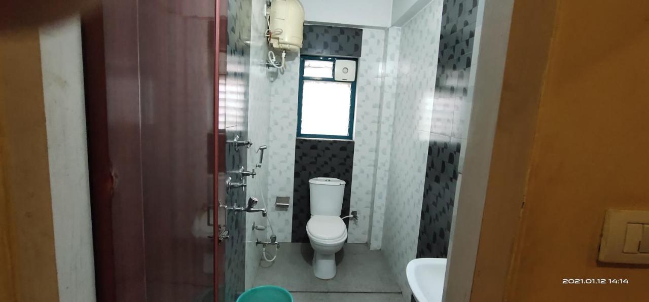 Hotel Royal Residency สิริกุรี ภายนอก รูปภาพ